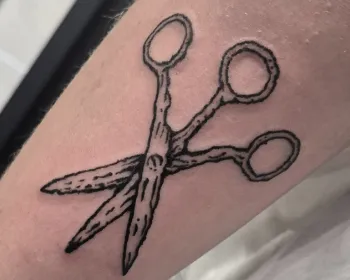 Tatoueur Bordeaux Saint-Michel Le Perce Muraille.