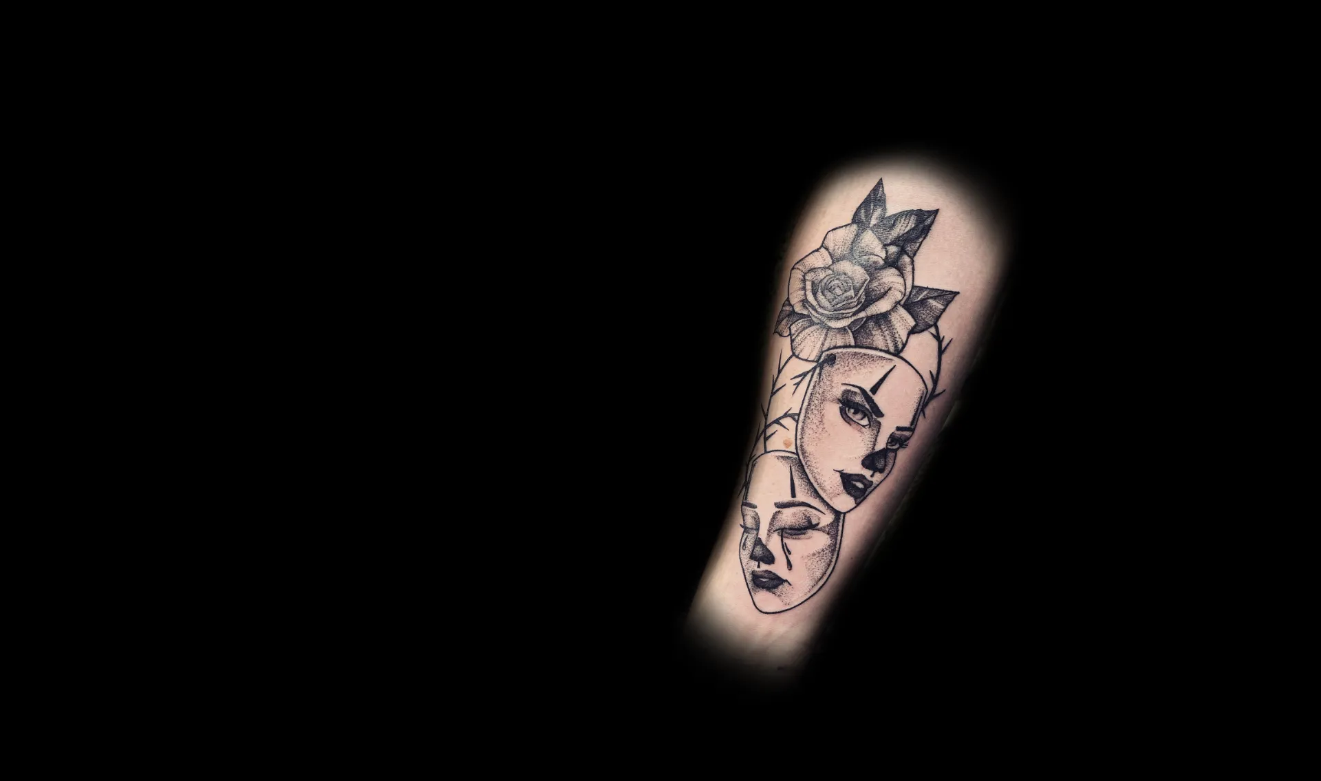 Piercings et Tatouages à Bordeaux, pierceur et tatoueur.