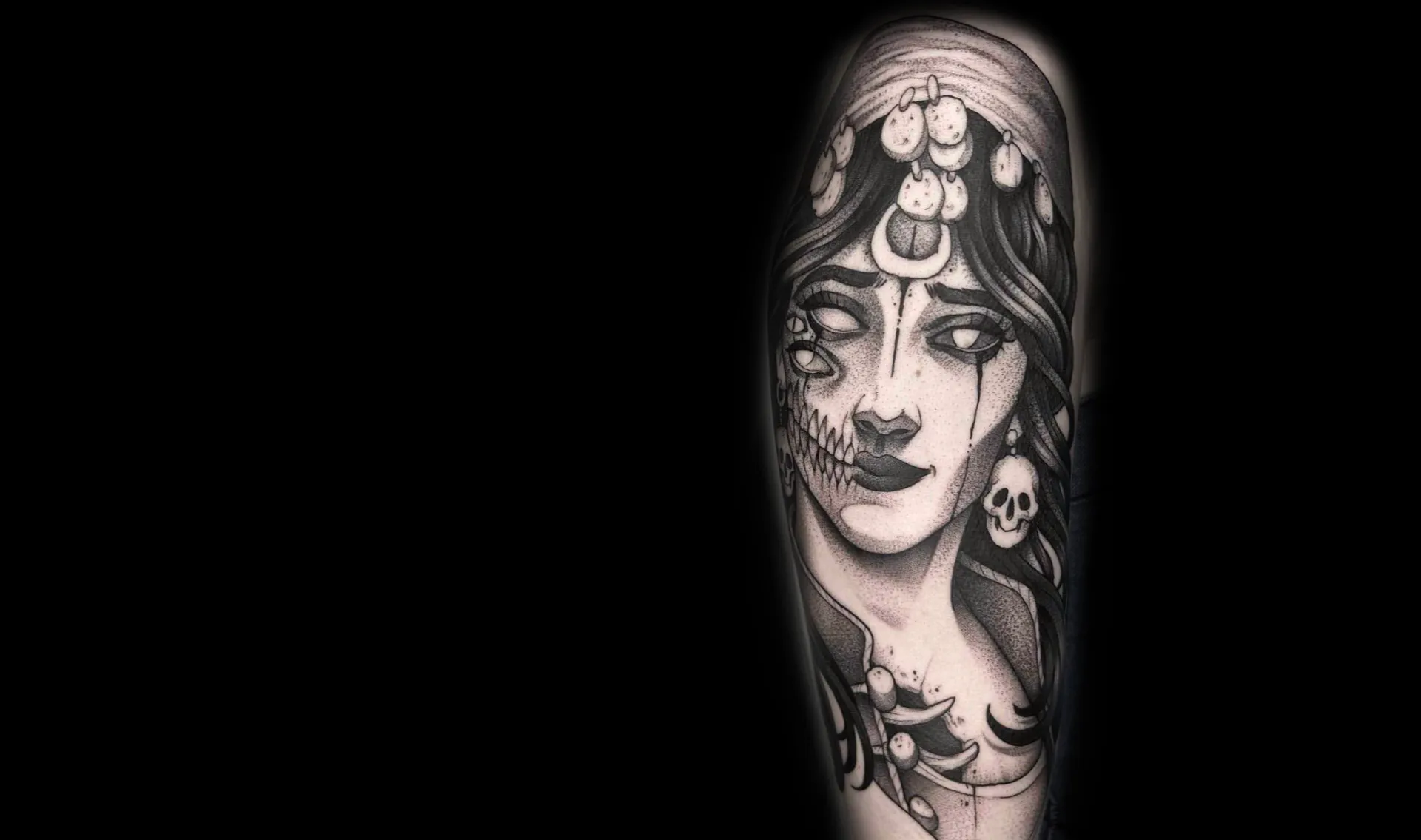 Piercings et Tatouages à Bordeaux, pierceur et tatoueur.