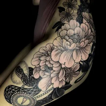 Piercings et Tatouages à Bordeaux, pierceur et tatoueur.
