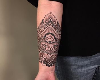 Tatoueurs en guests à Bordeaux au Perce Muraille.