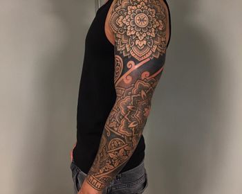 Tatoueurs en guests à Bordeaux au Perce Muraille.