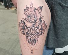 Tatoueurs en guests à Bordeaux au Perce Muraille.