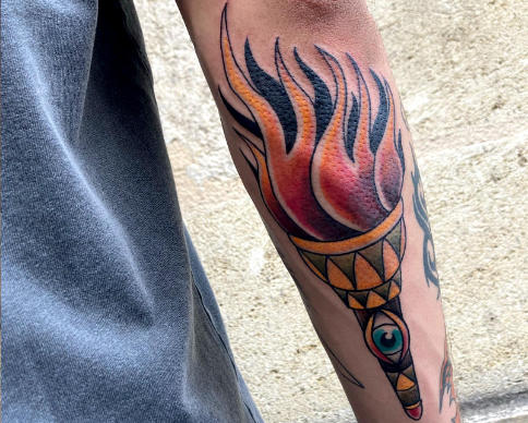 Salon de tatouage, tatoueur à Bordeaux - Shop St Michel (33).